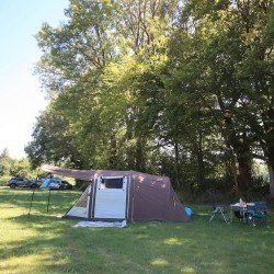 Camping toute l'année avec bâtiment sanitaire
